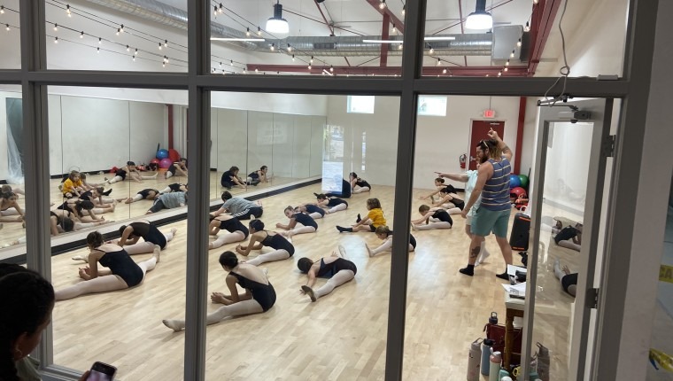 An image of the Academy of Ballet Arts studio in St. Petersburg, FL